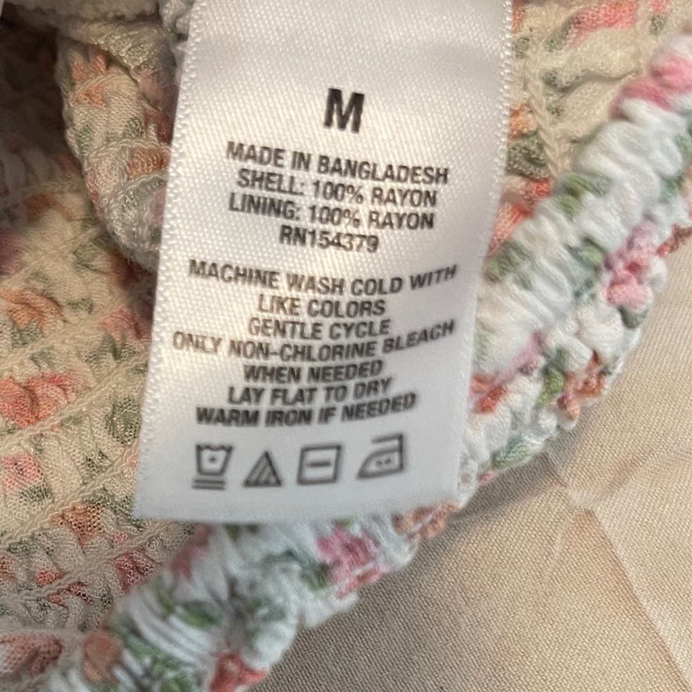 Aeropostale Womens Set Size Medium White Floral Crop Top and Shorts Two Piece - Picture 14 of 14